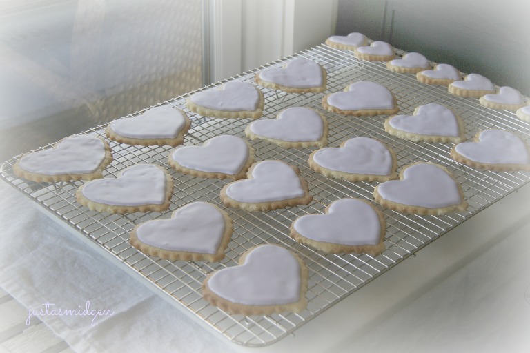 Brush Embroidered Cookies 1