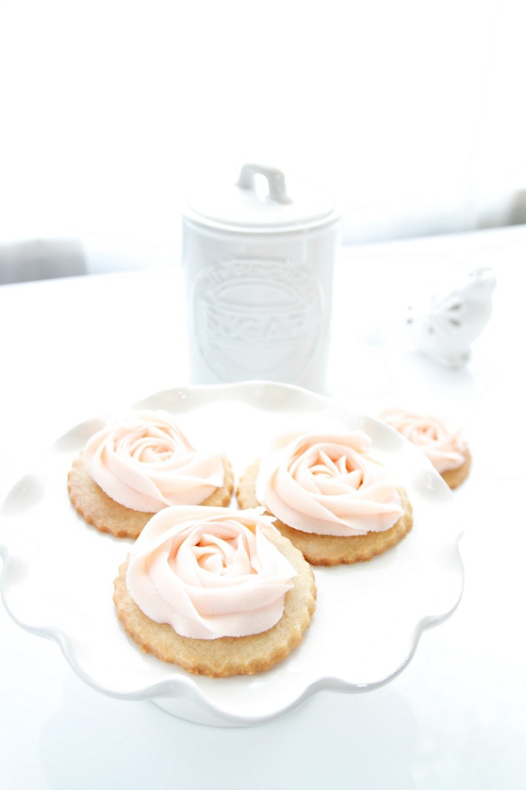 Ribbons and Roses Cookies 8