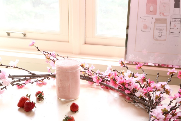 Springtime Summer Strawberry Smoothie  2