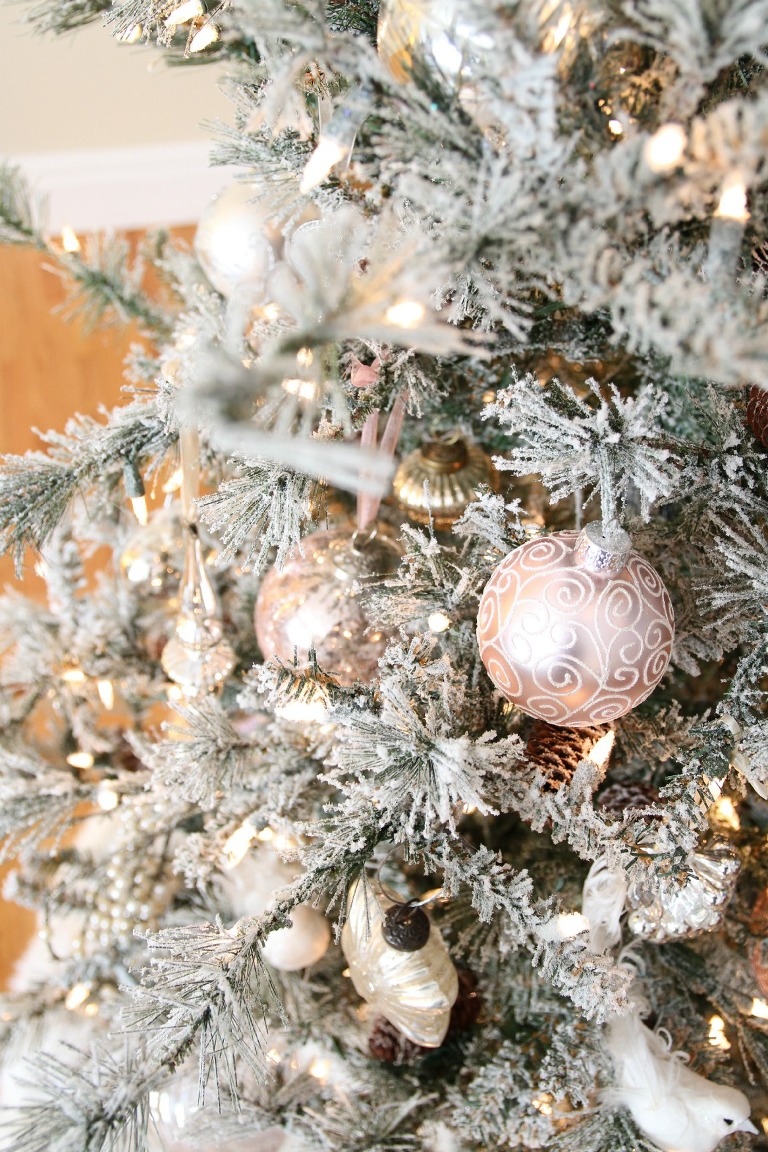 Ornaments pink and silver